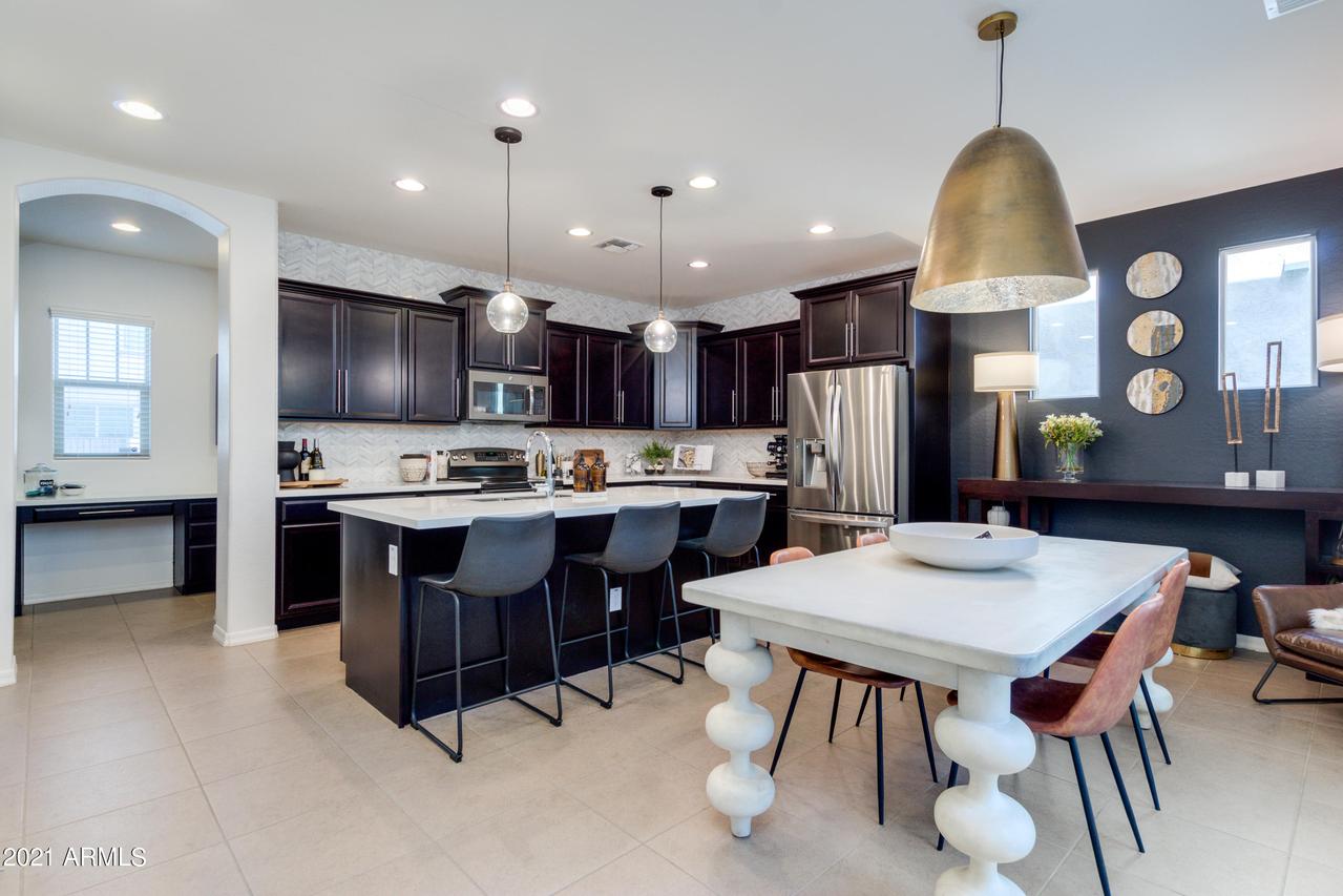 855 S Annie Ln., Gilbert, AZ 85296