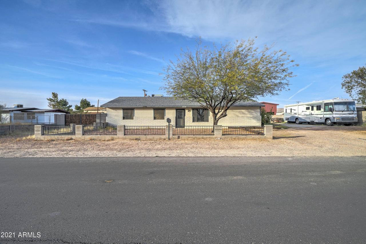 10504 E Boulder Dr., Apache Junction, AZ 85120