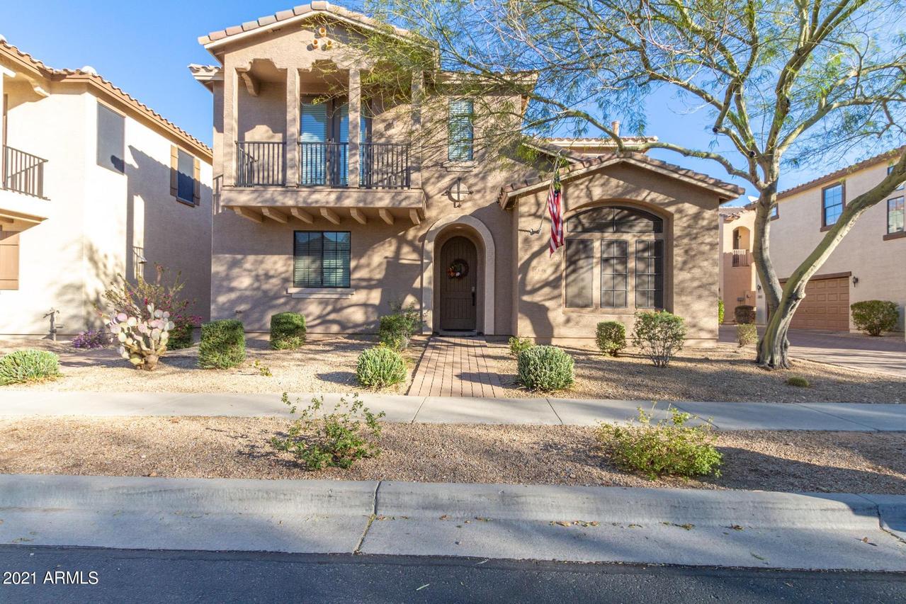 2420 W Dusty Wren Dr., Phoenix, AZ 85085