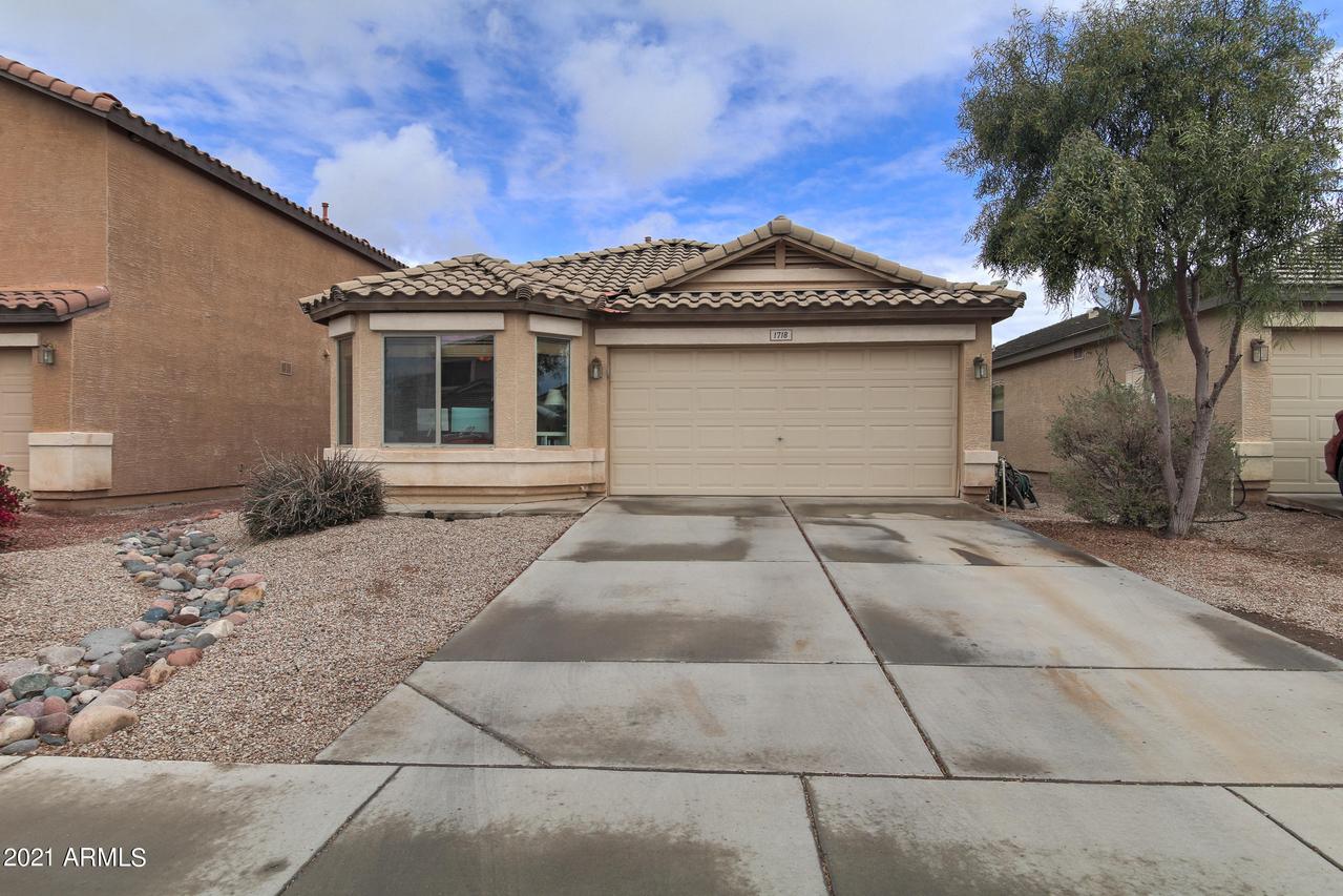 1718 E Jacob St., San Tan Valley, AZ 85140
