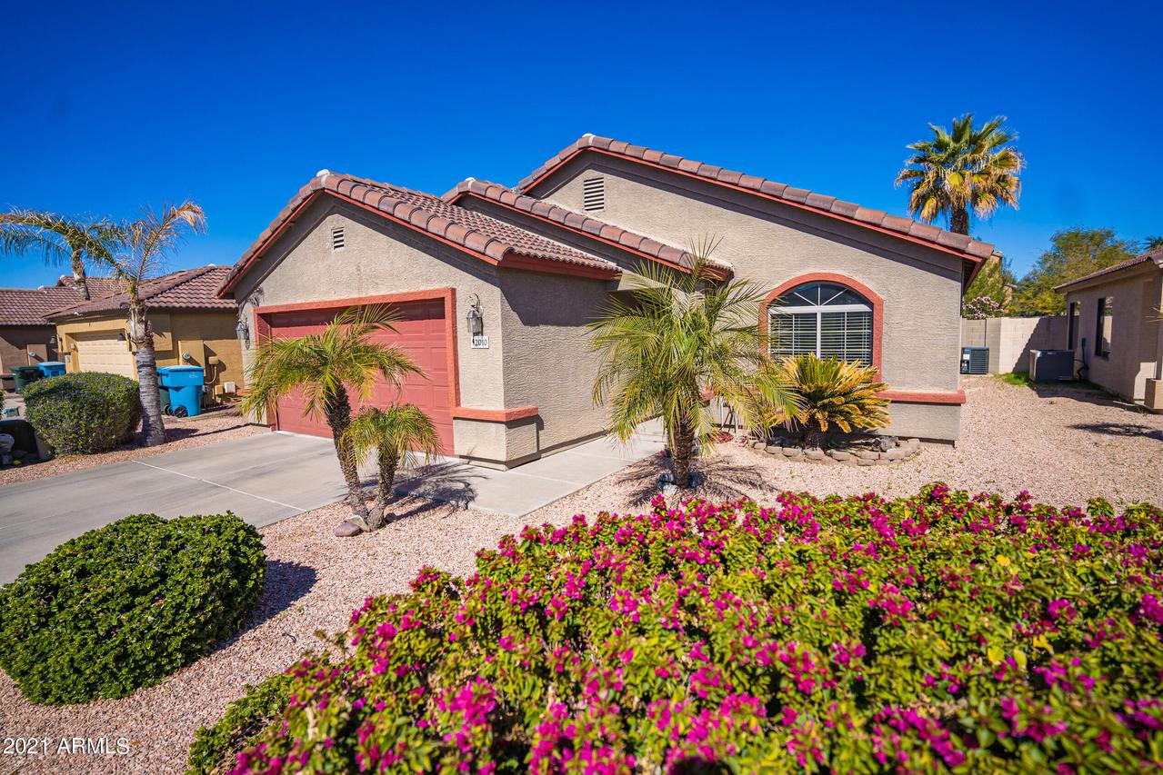 2010 E Aire Libre Ave., Phoenix, AZ 85022
