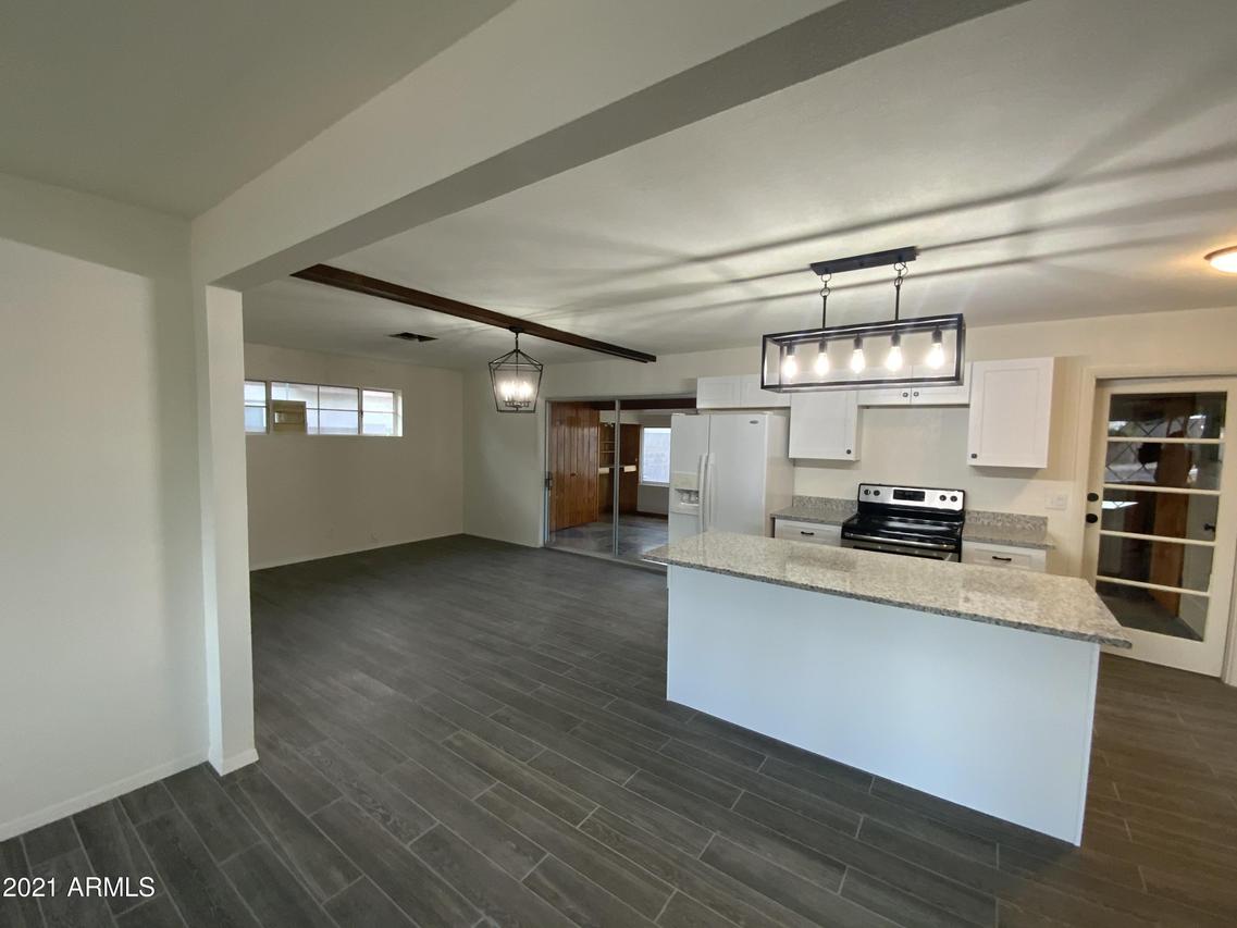 3220 W Cactus Rd., Phoenix, AZ 85029