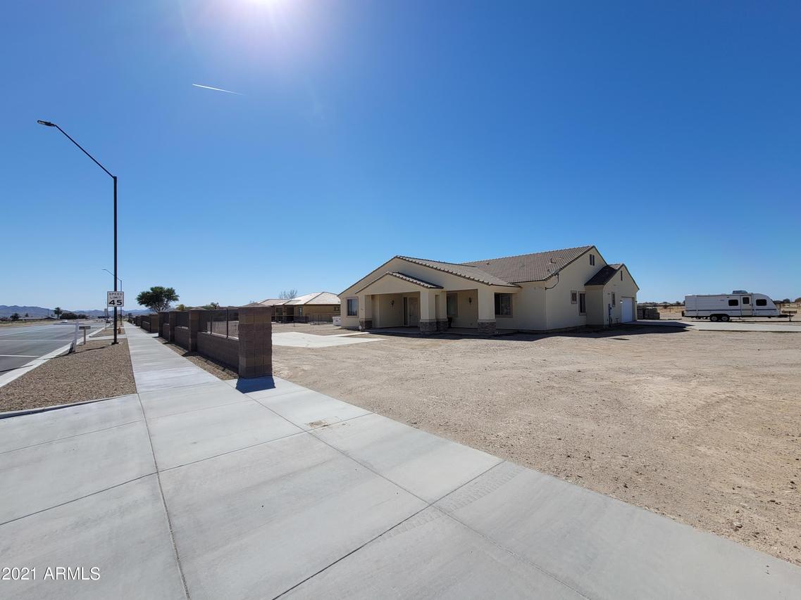 5204 S Apache Rd., Buckeye, AZ 85326