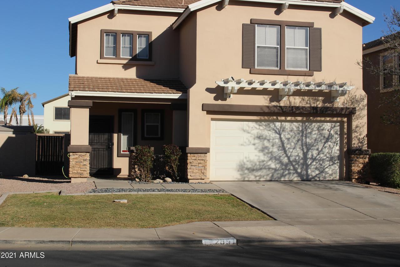 2851 S Benton Cir., Mesa, AZ 85212