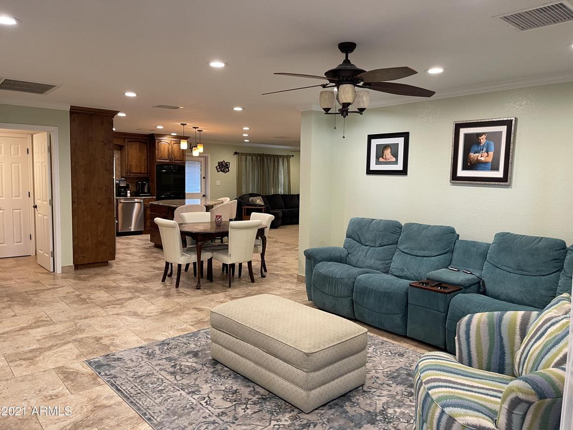 760 N Meadows Dr., Chandler, AZ 85224