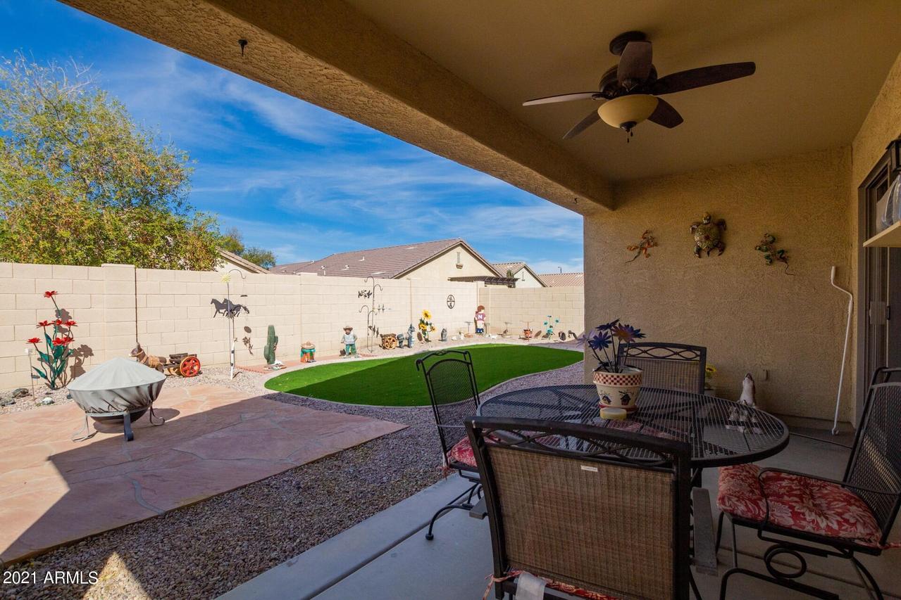 984 W Desert Hills Dr., San Tan Valley, AZ 85143