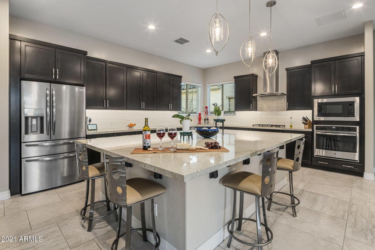 2946 E Robin Ln., Phoenix, AZ 85050