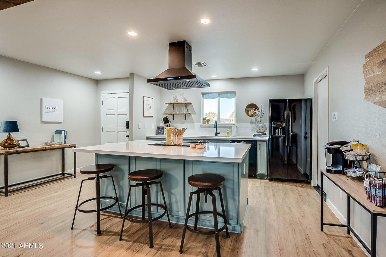 1102 N 72nd Pl., Scottsdale, AZ 85257