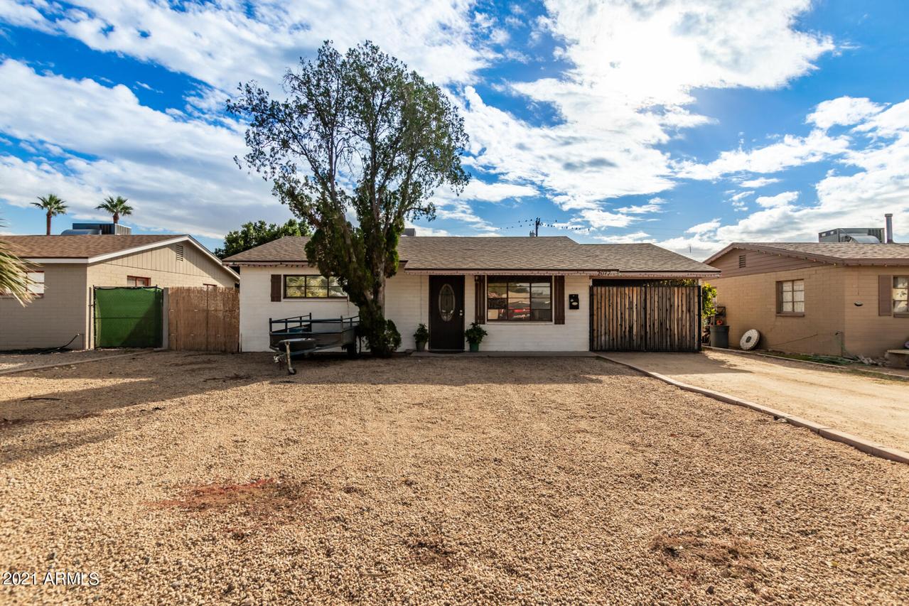 2077 E Don Carlos Ave., Tempe, AZ 85281