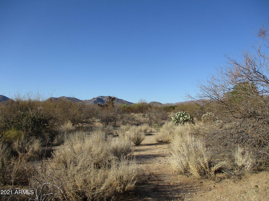 23180 W Los Huesos Way #4, Congress, AZ 85332