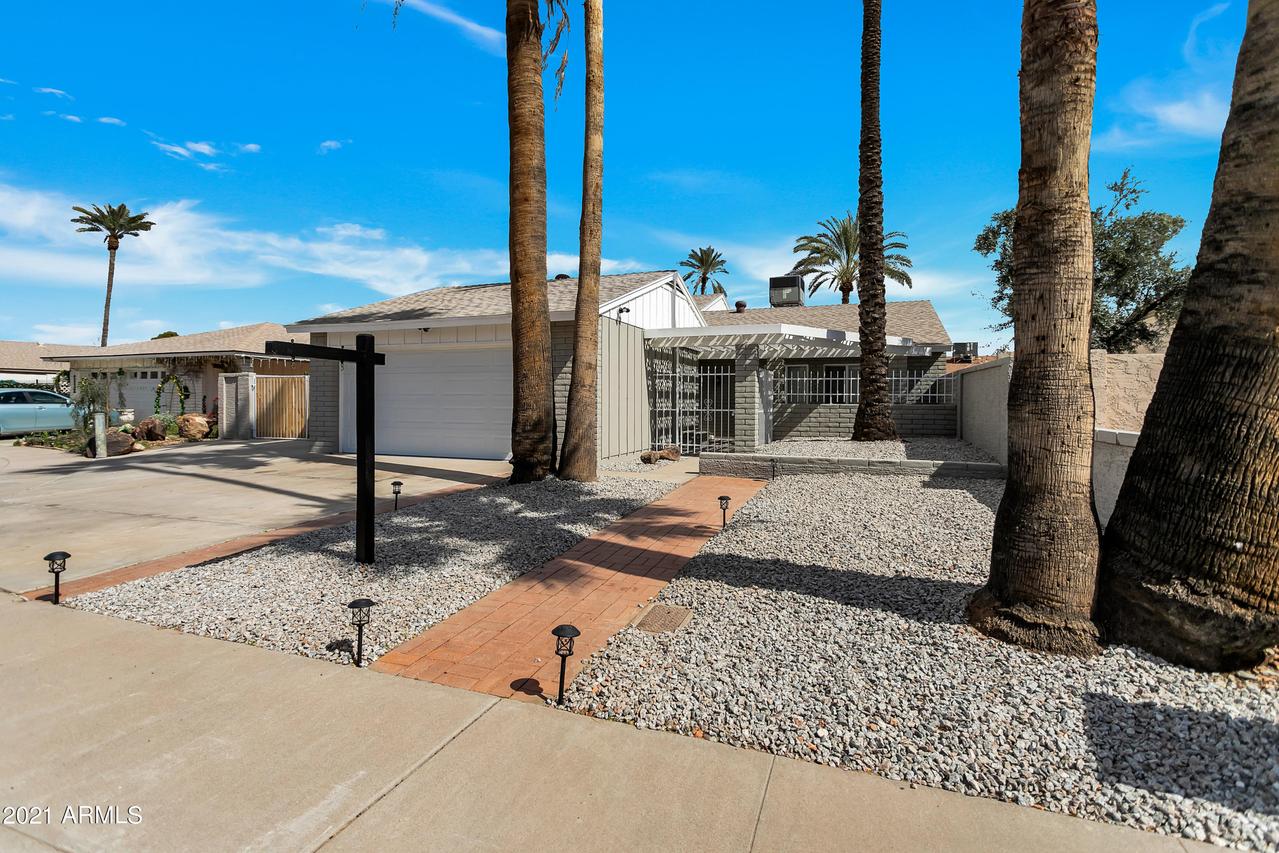 9615 N 52nd Ln., Glendale, AZ 85302