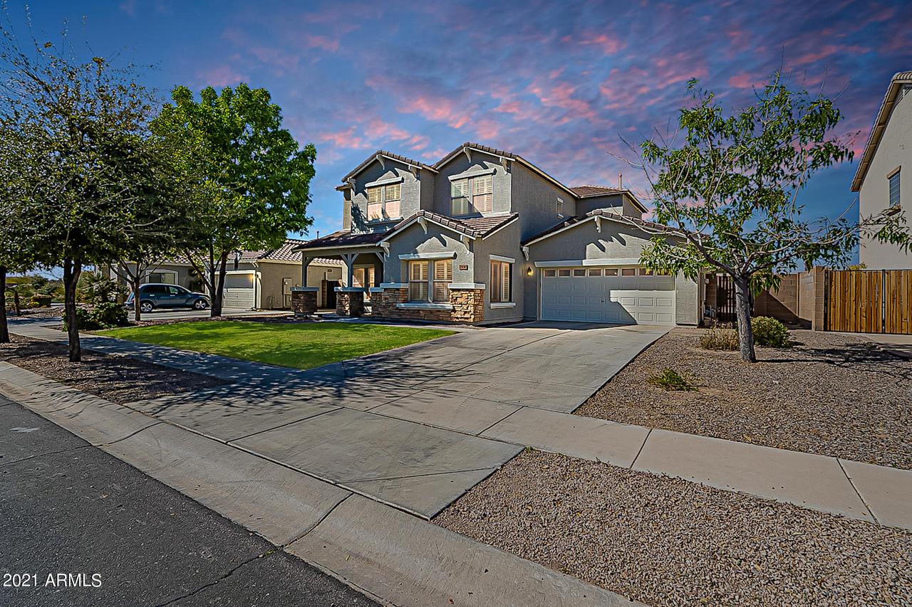 2930 E Powell Way, Gilbert, AZ 85298