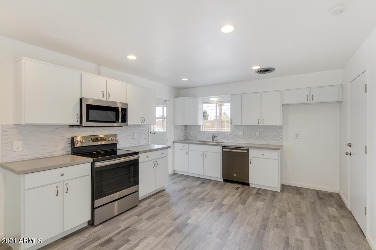 3029 W Laurel Ln., Phoenix, AZ 85029