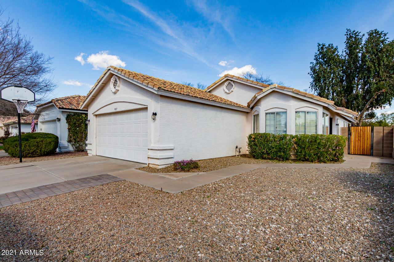 18611 N 43rd St., Phoenix, AZ 85050