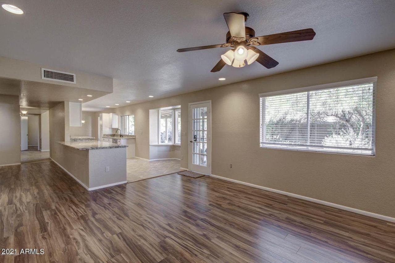 4924 E Tierra Buena Ln., Scottsdale, AZ 85254