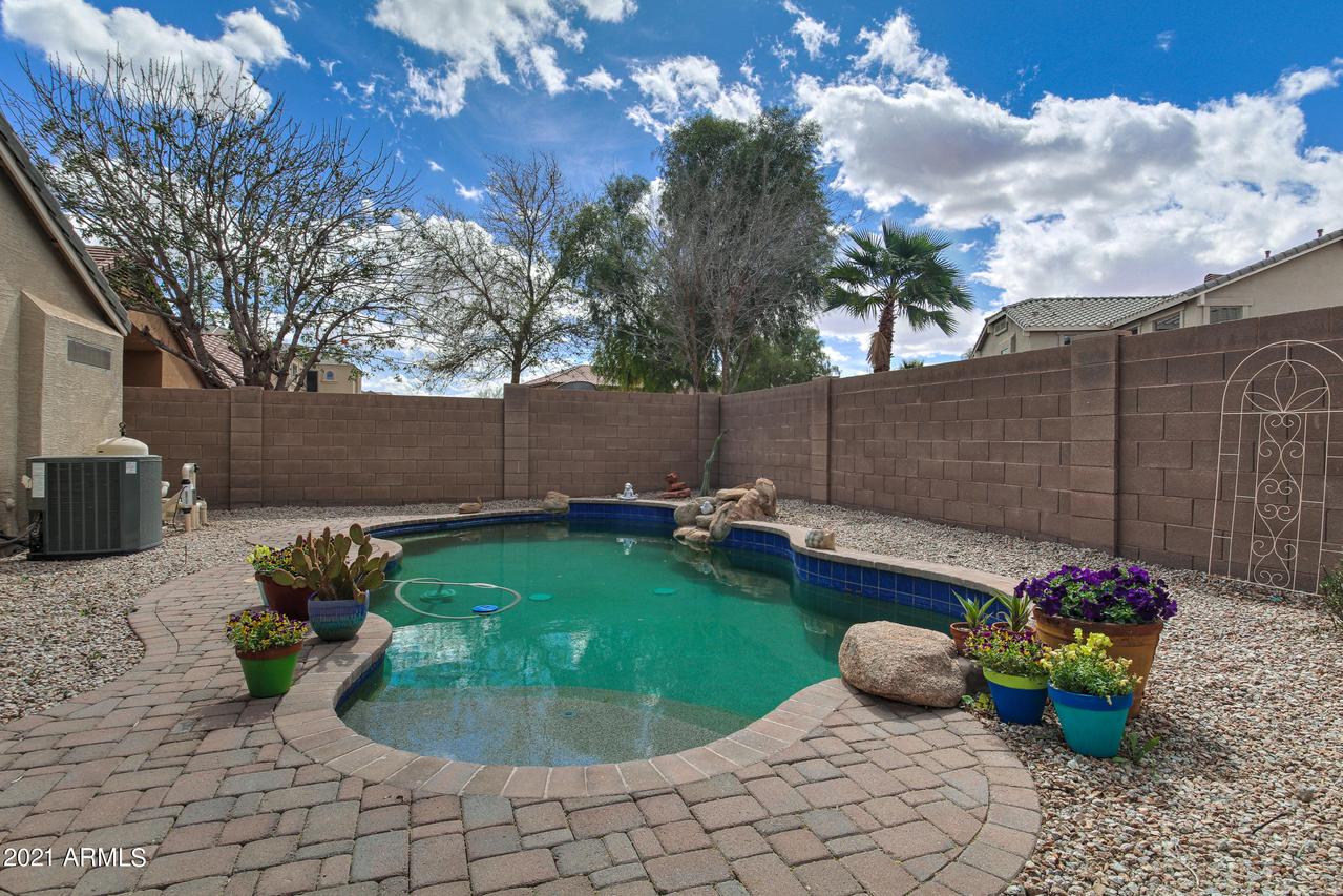 28976 N Calcite Way, San Tan Valley, AZ 85143