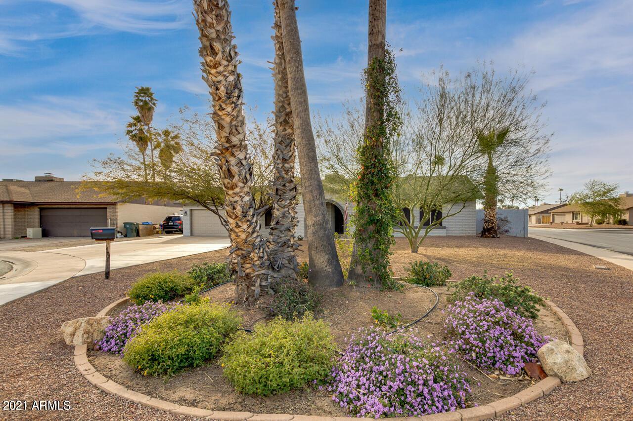 3061 W Betty Elyse Ln., Phoenix, AZ 85053