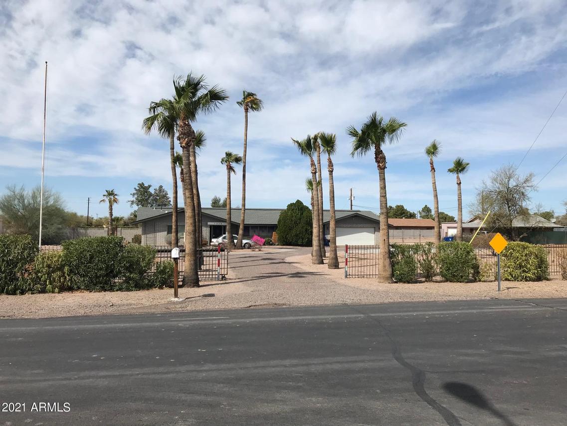 1220 N 46th St., Mesa, AZ 85205
