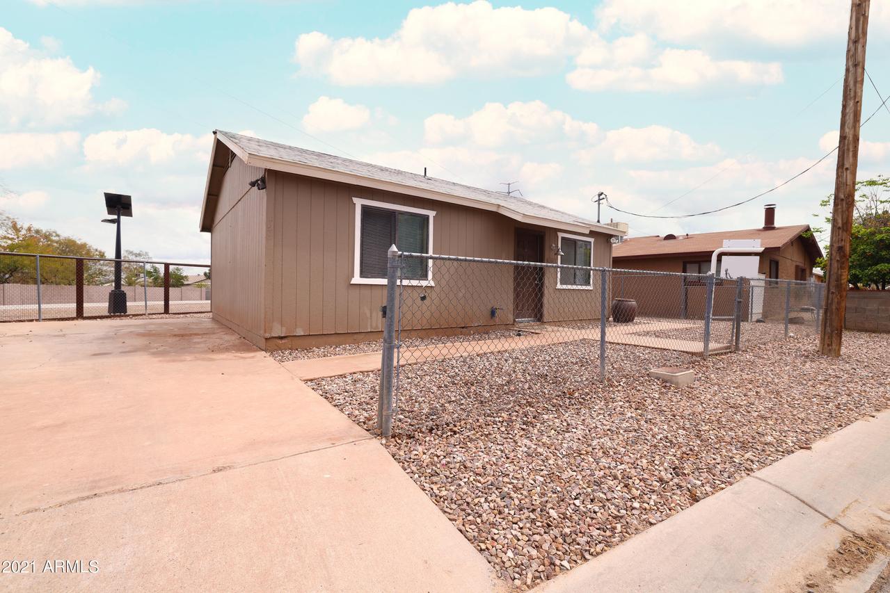 8045 S Calle Batoua, Guadalupe, AZ 85283