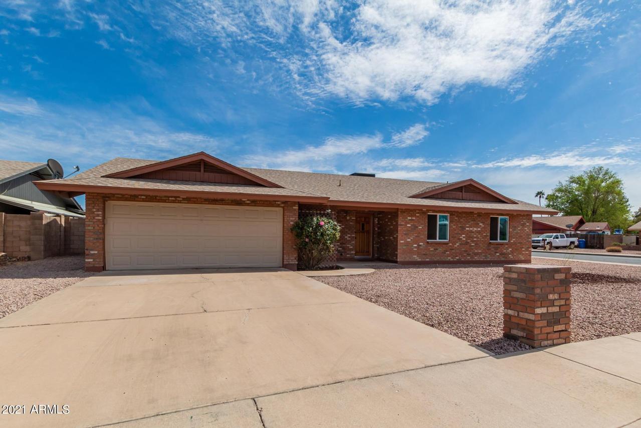 849 N Winterhaven Cir., Mesa, AZ 85213