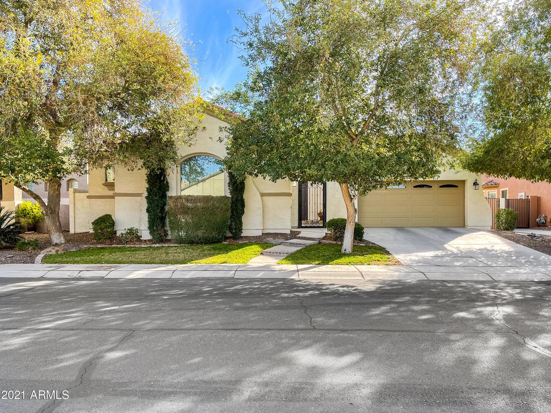 3883 S Danielson Way, Chandler, AZ 85286