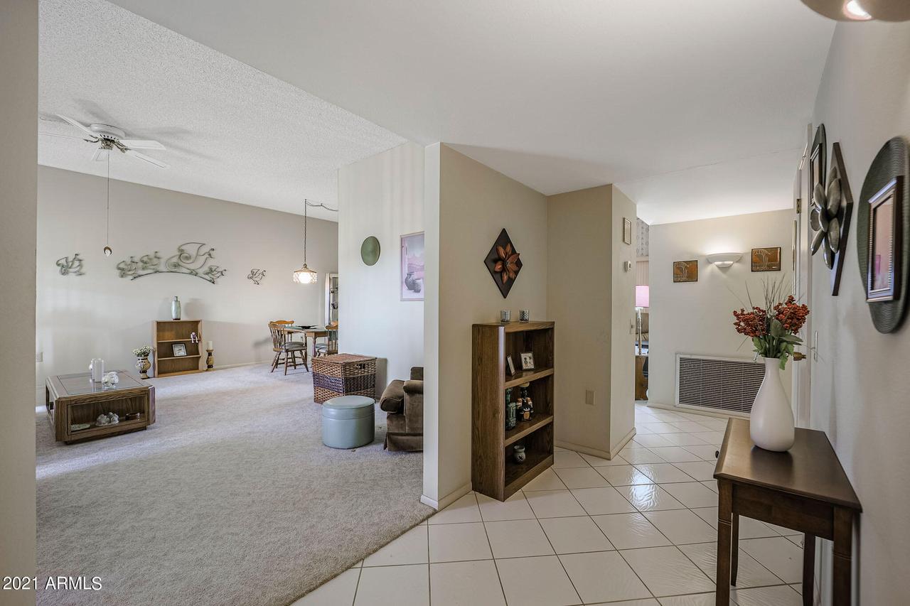 16853 N Meadow Park Dr., Sun City, AZ 85351