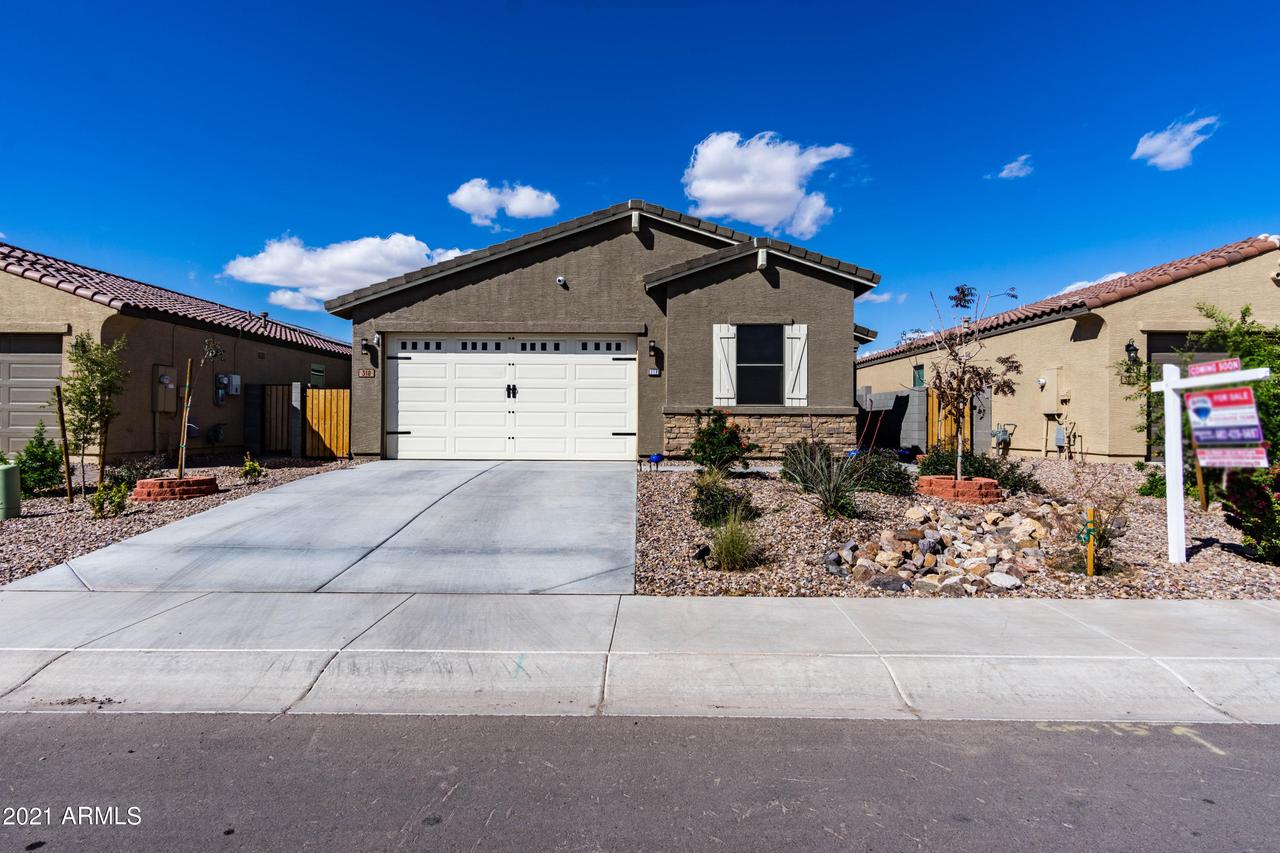 318 W Satinka Dr., San Tan Valley, AZ 85140