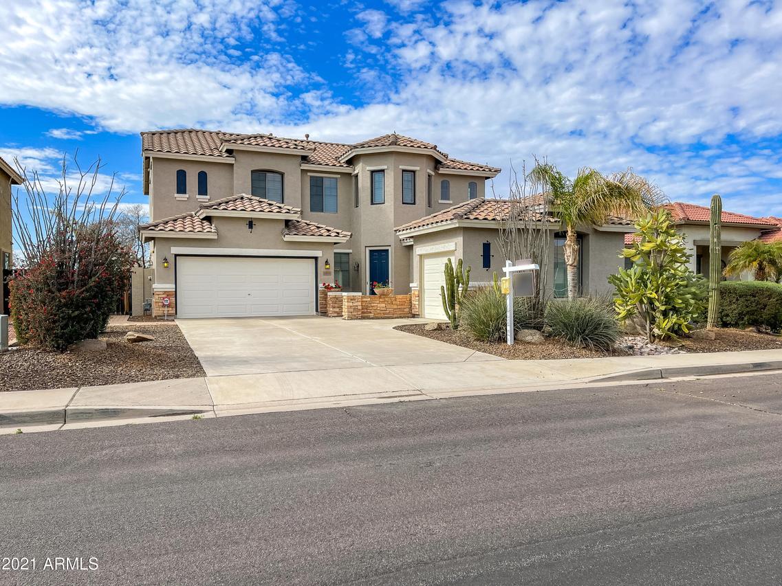 6864 S Birdie Way, Gilbert, AZ 85298