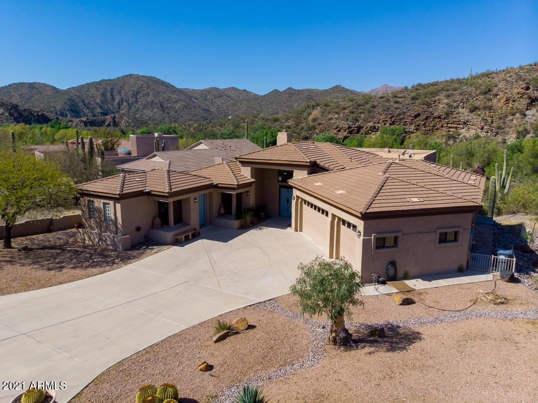 35210 S Kings Way, Black Canyon City, AZ 85324