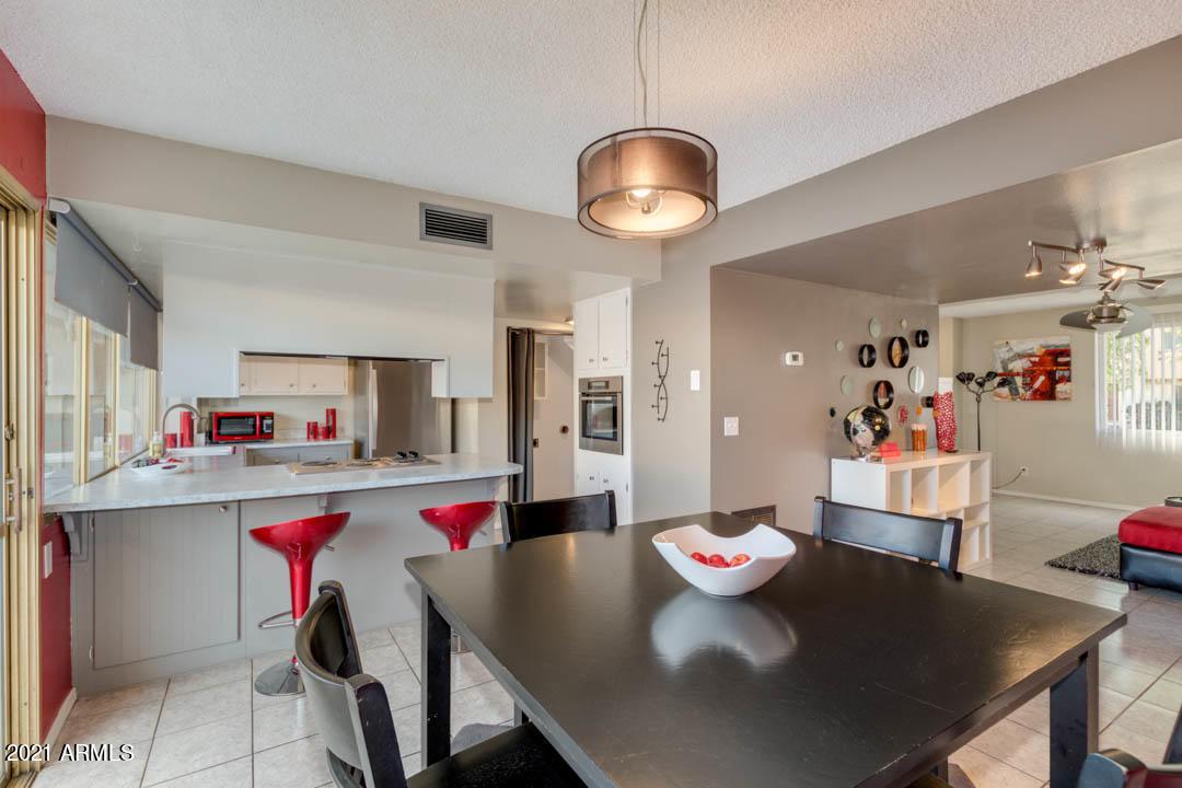 1909 W Hazelwood Pkwy., Phoenix, AZ 85015