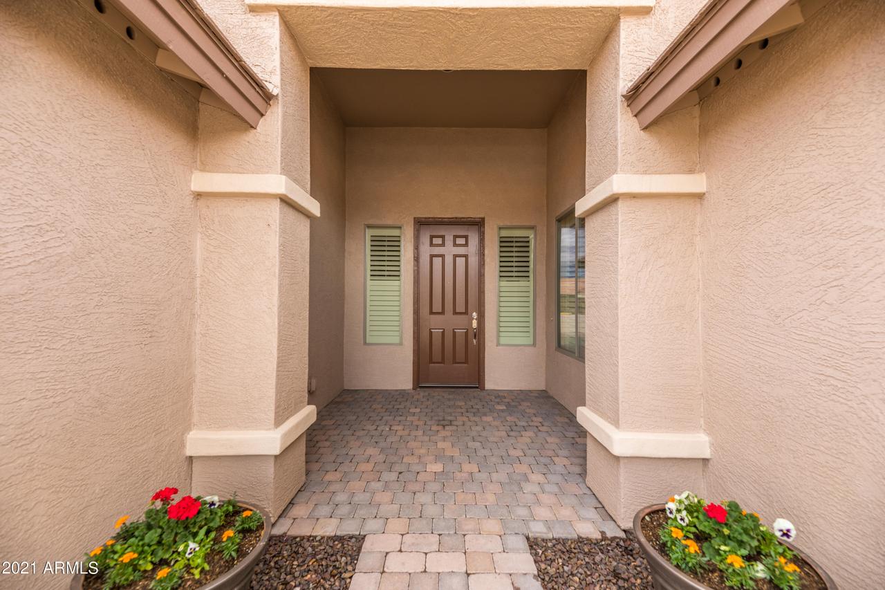 17925 W Mauna Loa Ln., Surprise, AZ 85388