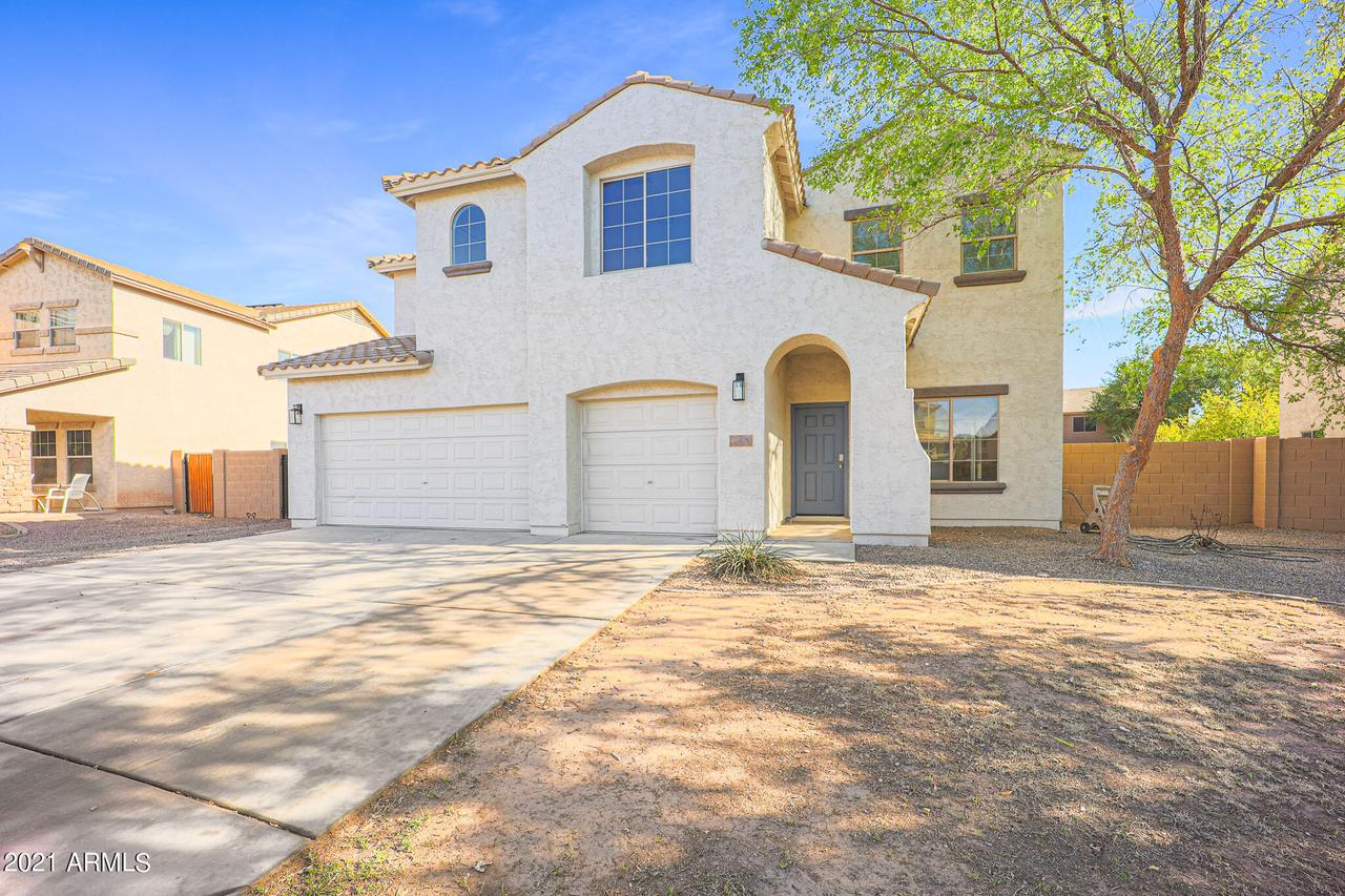 705 E Kapasi Ln., San Tan Valley, AZ 85140