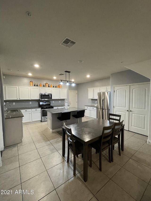 1717 N 208th Ave., Buckeye, AZ 85396