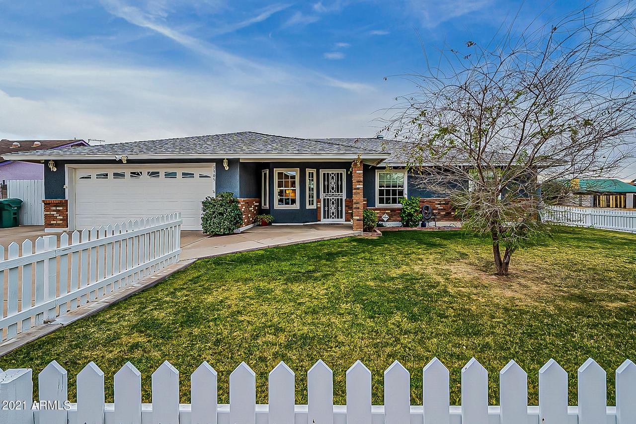 3905 E Garnet Cir., Mesa, AZ 85206