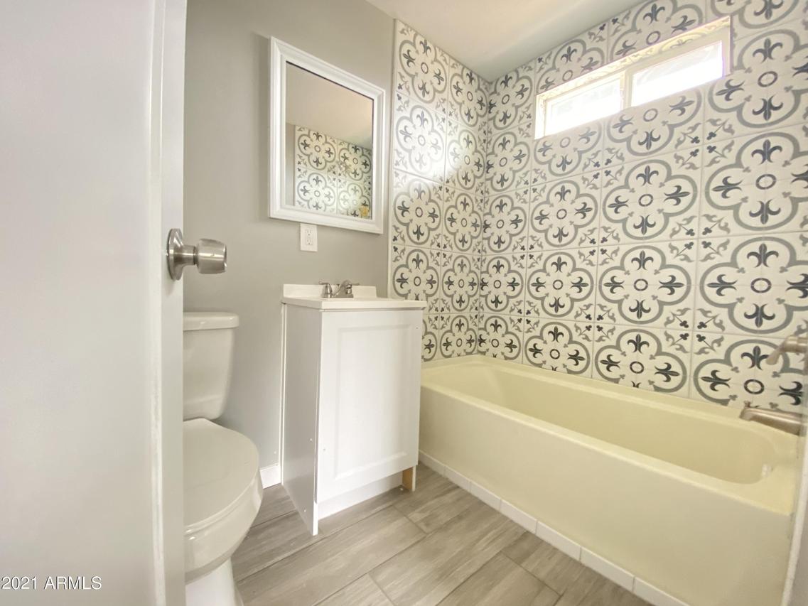 16030 N 70th Dr., Peoria, AZ 85382