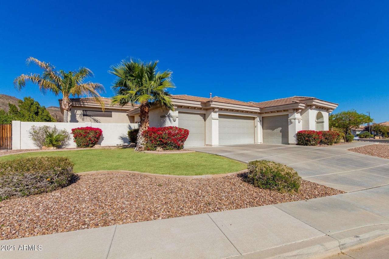 4550 W Moon Blossum Ln., Phoenix, AZ 85083