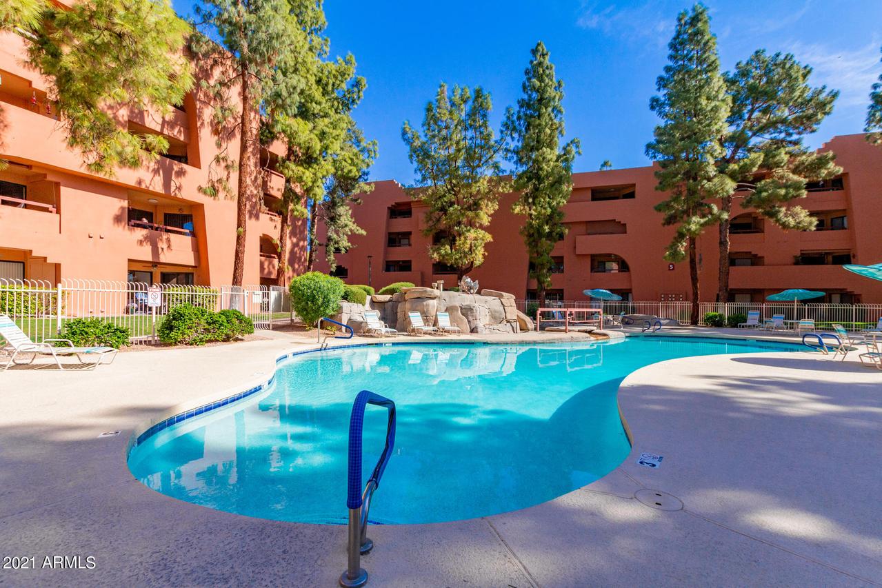 12222 N Paradise Village Pkwy. #135, Phoenix, AZ 85032