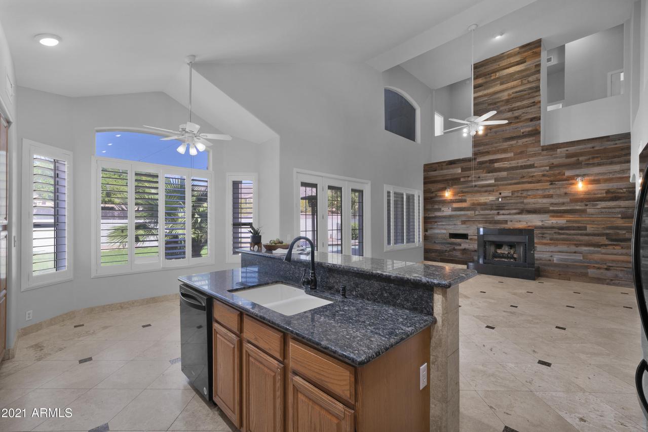 16044 S 1st St., Phoenix, AZ 85048