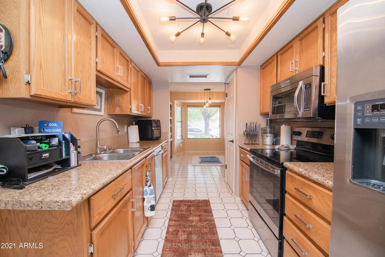 19016 N 12th St., Phoenix, AZ 85024