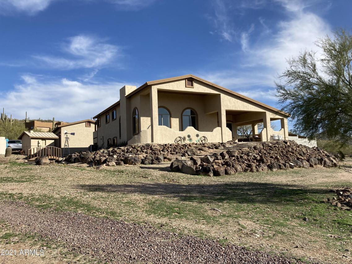 45421 N 22nd St., New River, AZ 85087