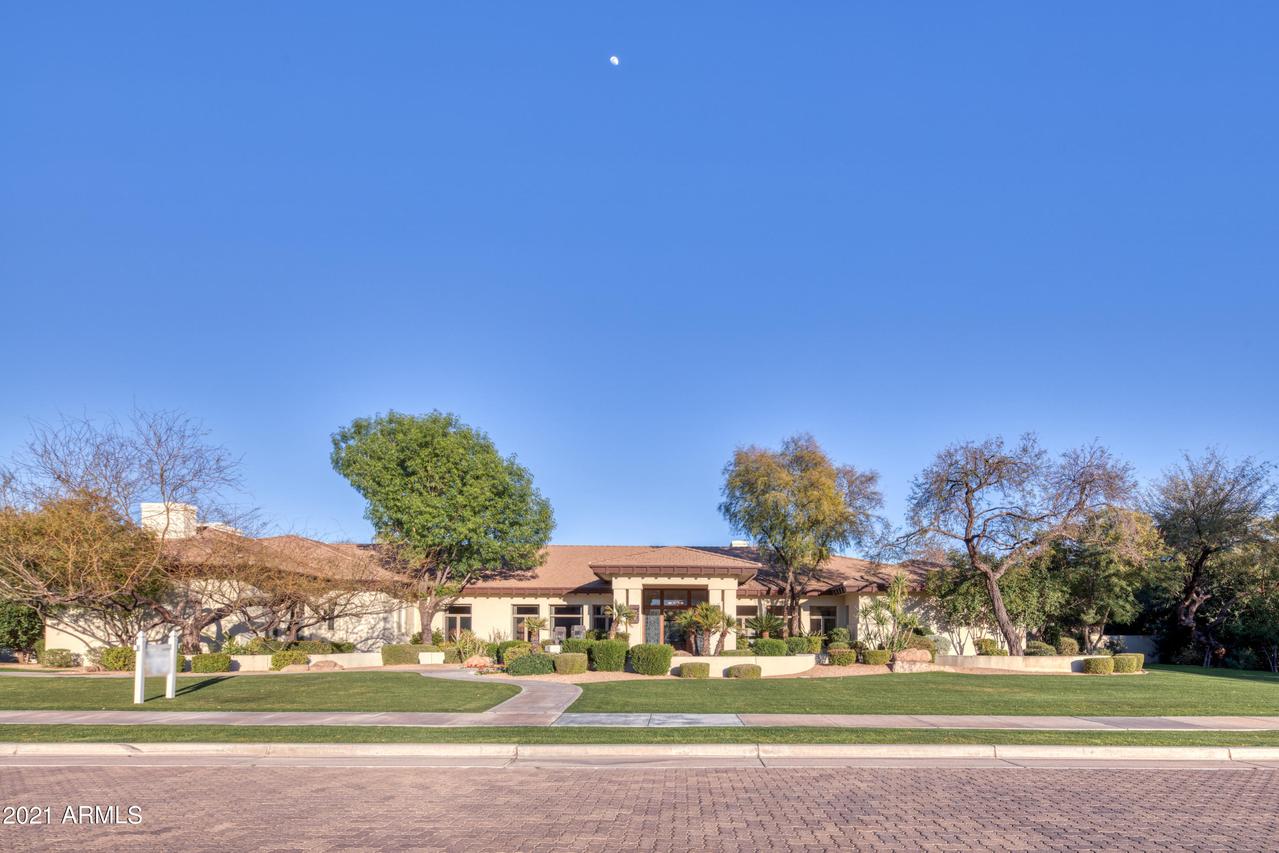 8401 N El Maro Cir., Paradise Valley, AZ 85253