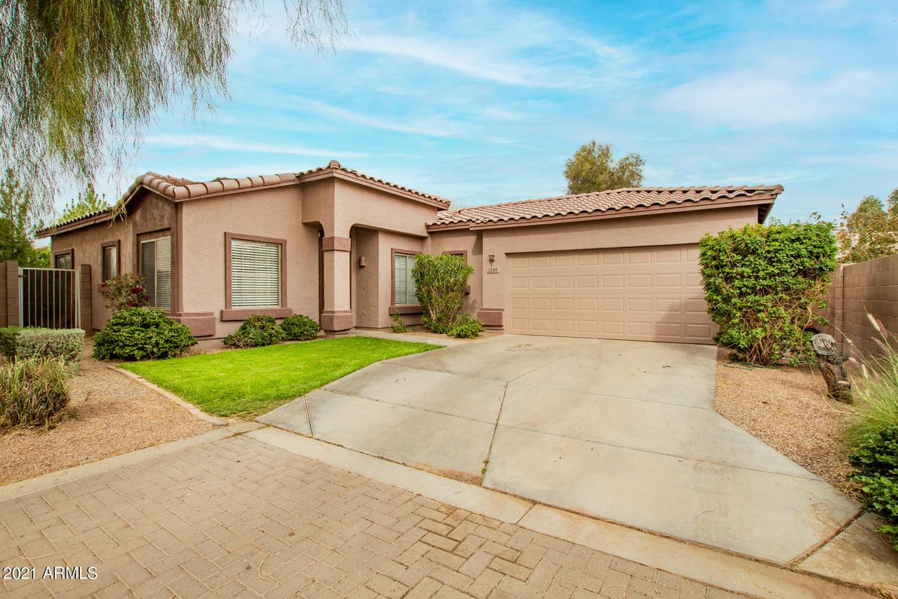 2586 E Riviera Dr., Chandler, AZ 85249