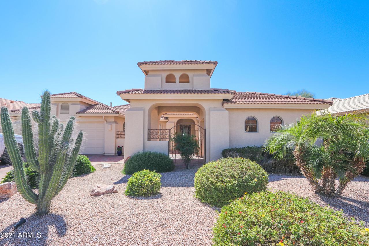 10057 E Emerald Dr., Sun Lakes, AZ 85248