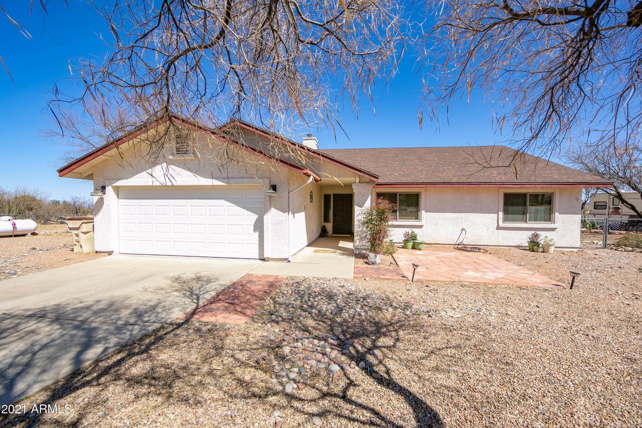 7075 S Garden Valley Dr., Hereford, AZ 85615