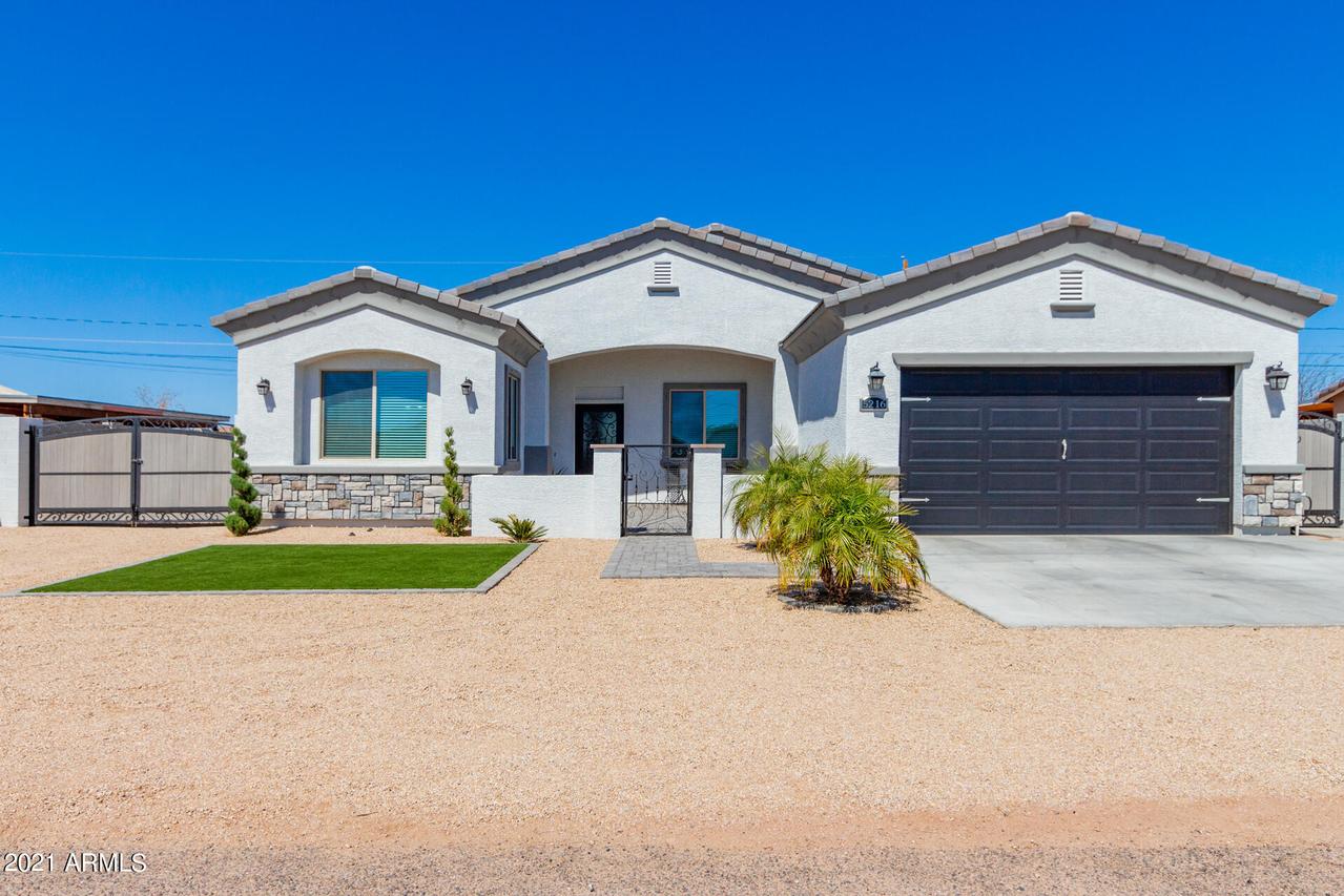 5216 E Shadow Ln., San Tan Valley, AZ 85140