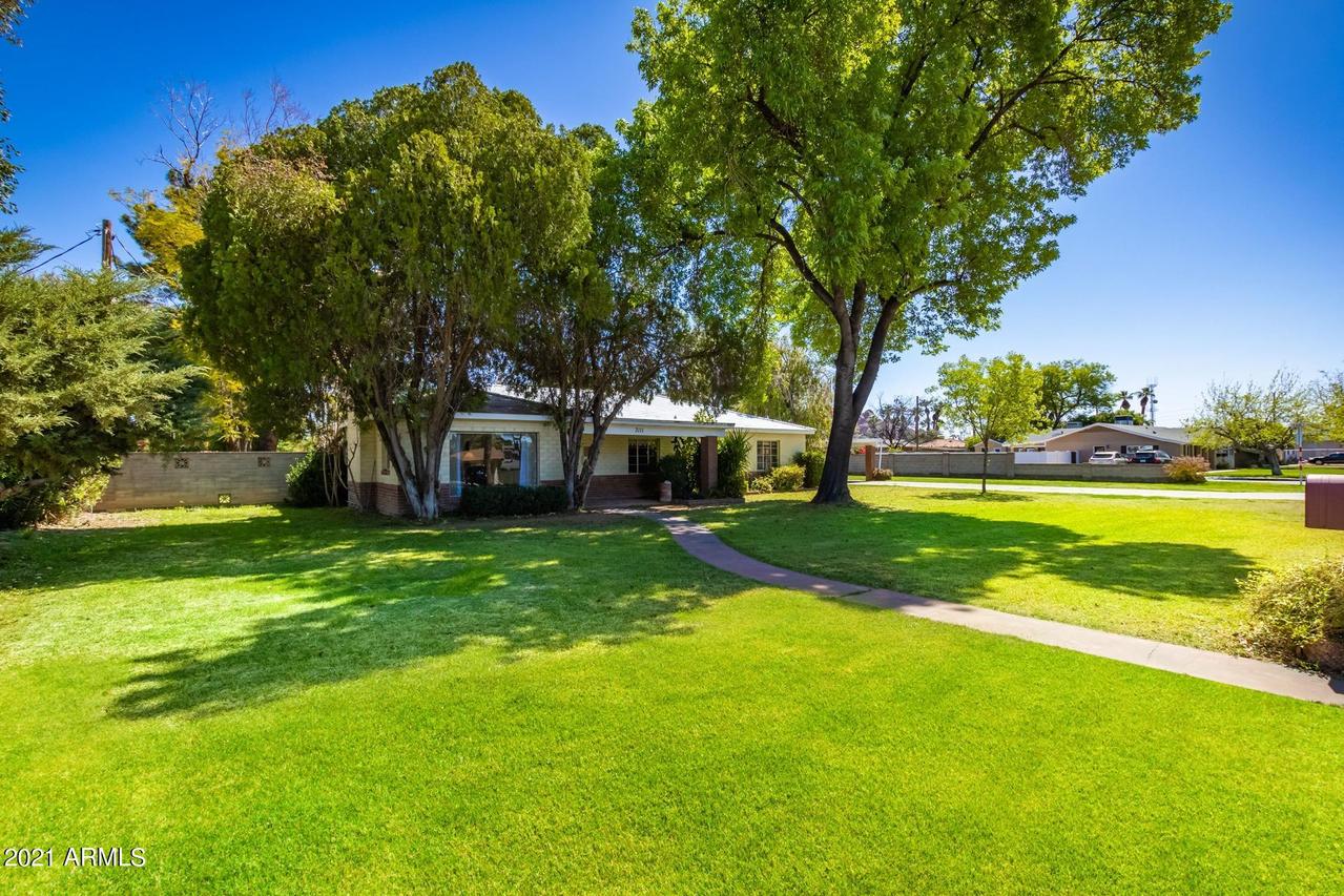 3111 N 52nd St., Phoenix, AZ 85018