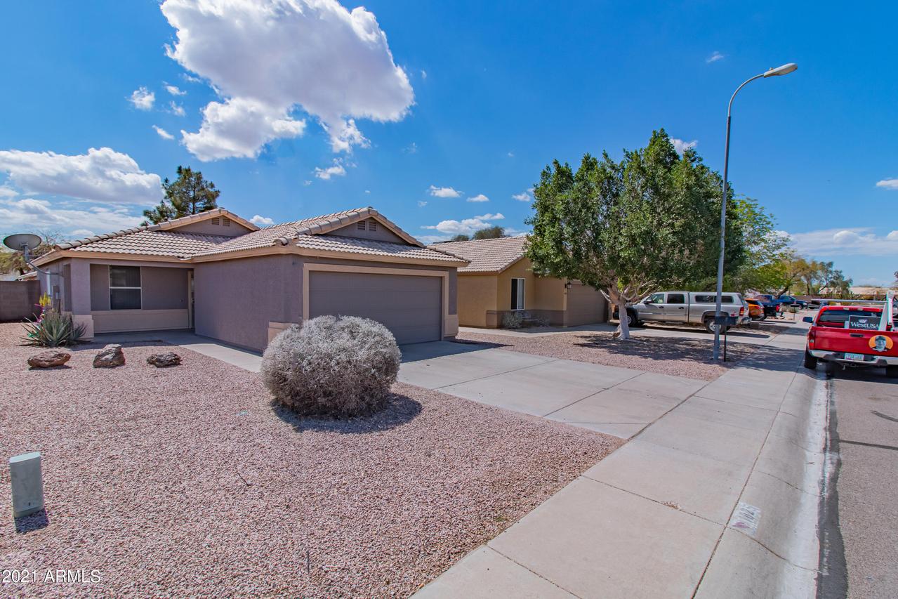 1825 W Renaissance Ave., Apache Junction, AZ 85120