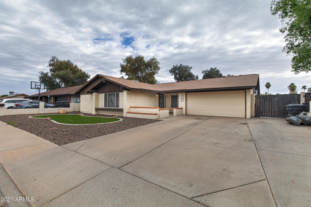 1331 S Wayfarer, Mesa, AZ 85204