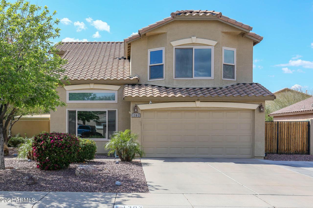 1302 N Mckenna Ln., Gilbert, AZ 85233
