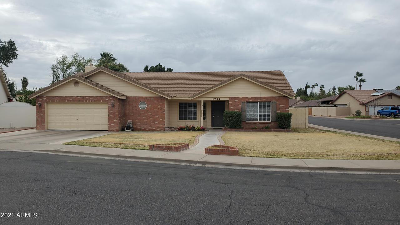 1733 E Enrose St., Mesa, AZ 85203